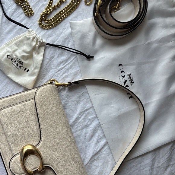 Coach Black Leather Shoulder Bag with Adjustable Strap - Picture 2 of 8